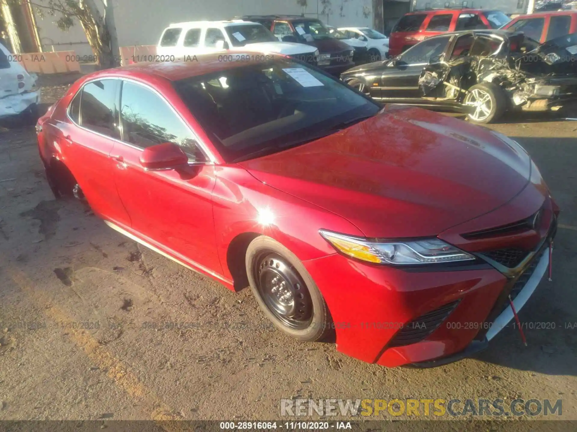 1 Photograph of a damaged car 4T1K61AK8LU372160 TOYOTA CAMRY 2020