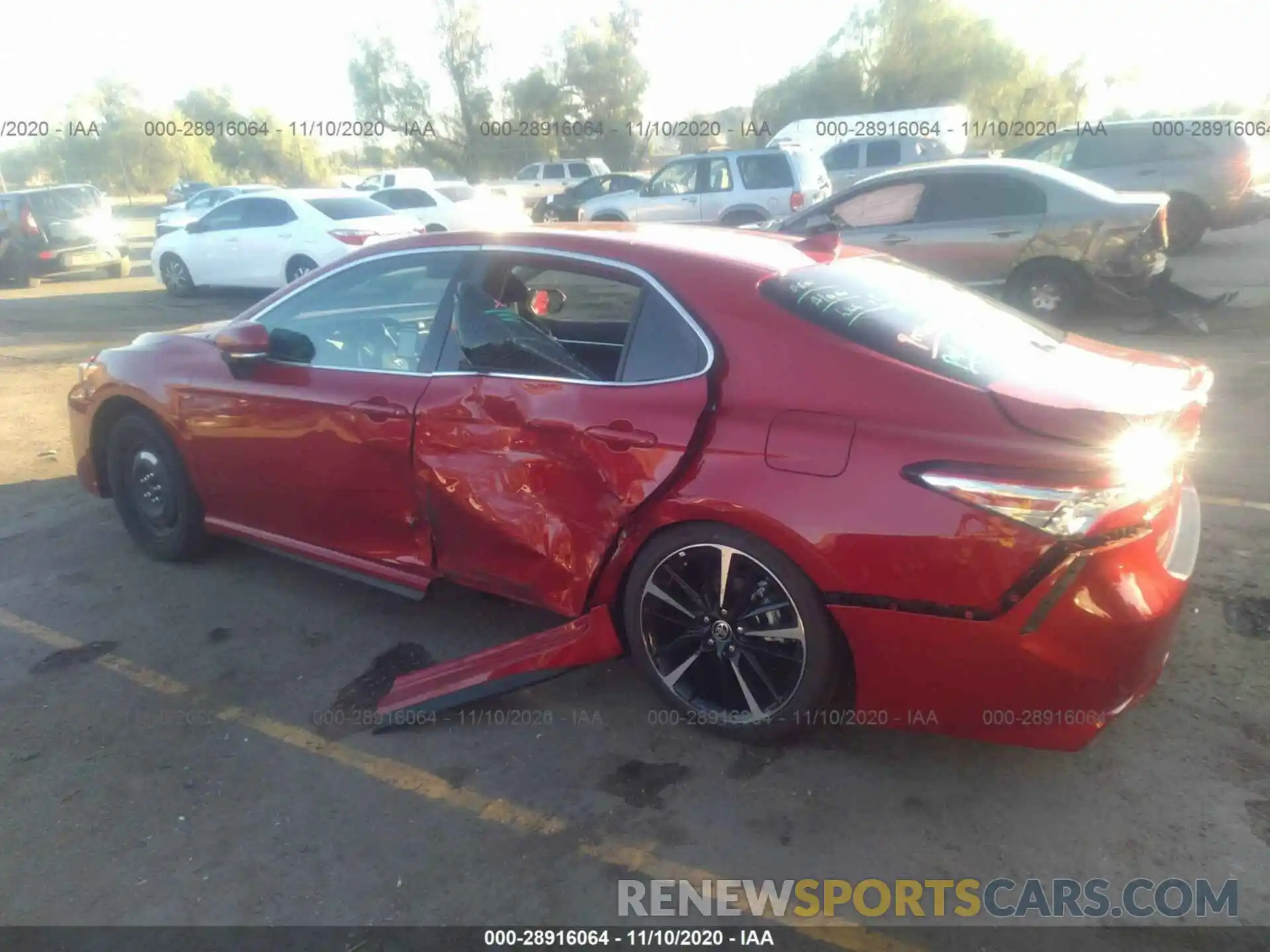 3 Photograph of a damaged car 4T1K61AK8LU372160 TOYOTA CAMRY 2020