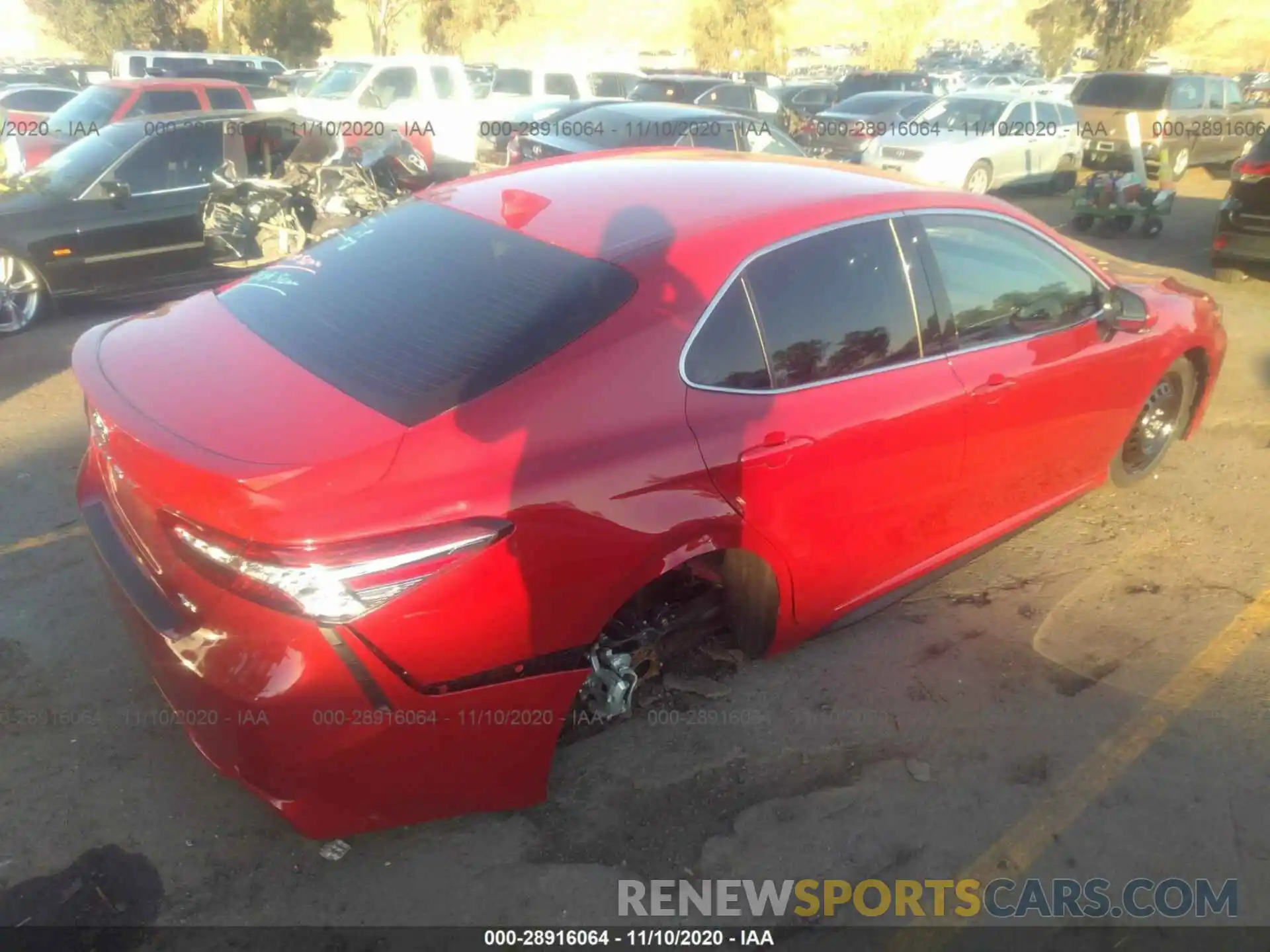 4 Photograph of a damaged car 4T1K61AK8LU372160 TOYOTA CAMRY 2020