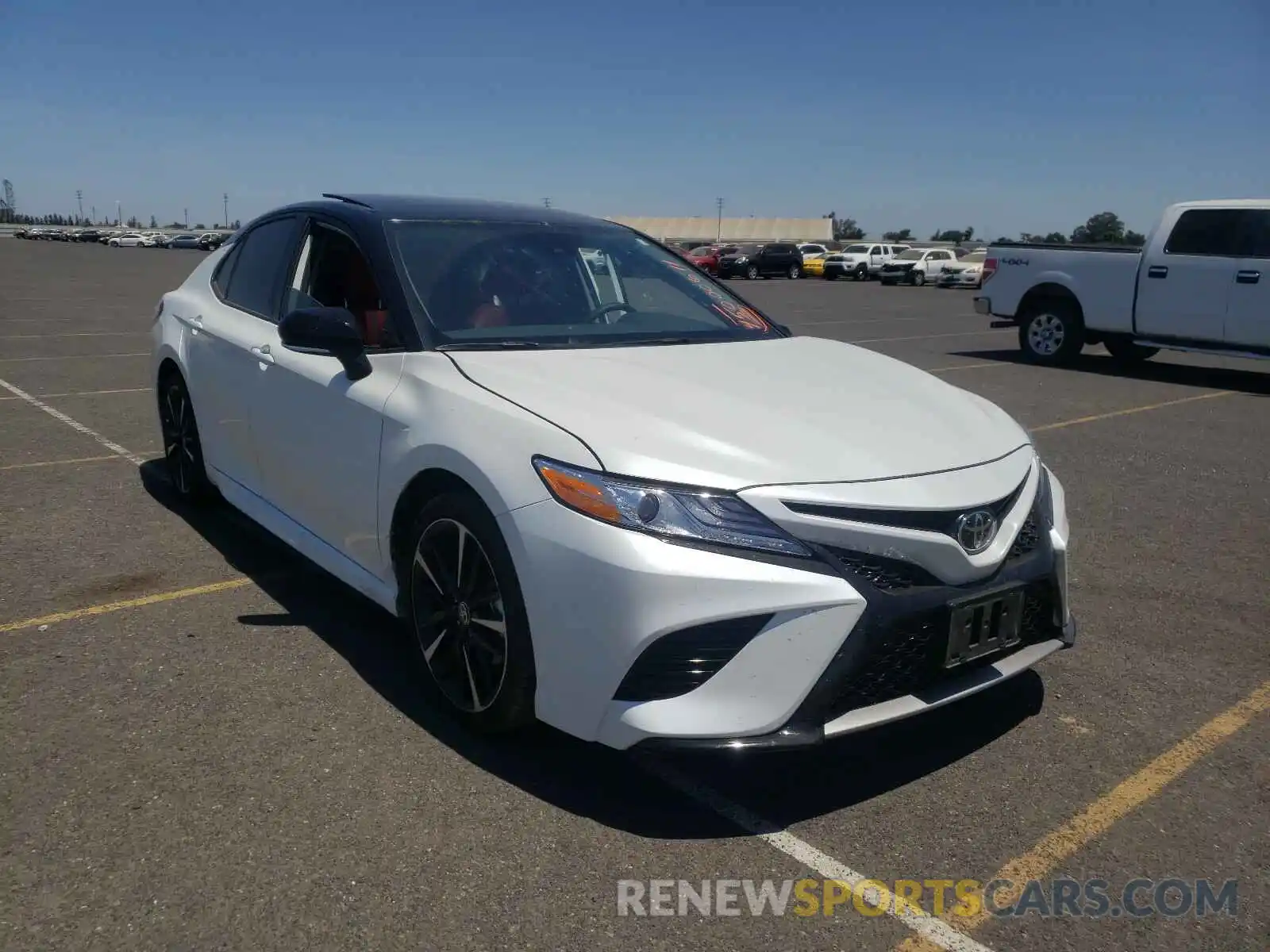 1 Photograph of a damaged car 4T1K61AK8LU375687 TOYOTA CAMRY 2020