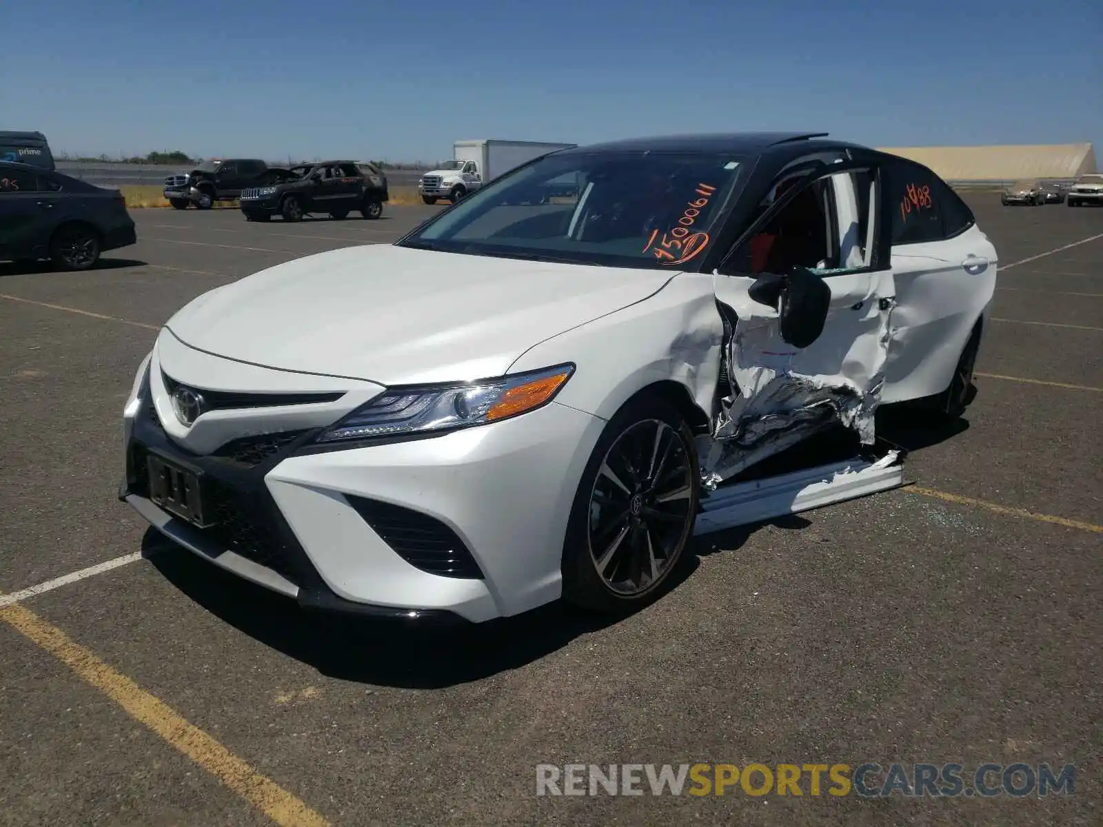 2 Photograph of a damaged car 4T1K61AK8LU375687 TOYOTA CAMRY 2020