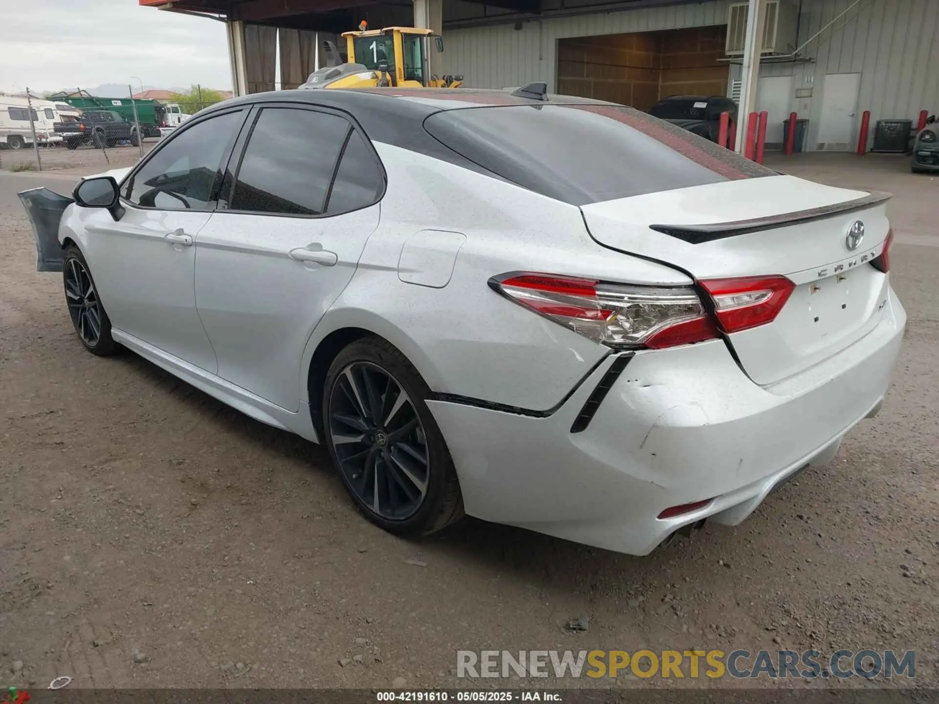 3 Photograph of a damaged car 4T1K61AK8LU380498 TOYOTA CAMRY 2020