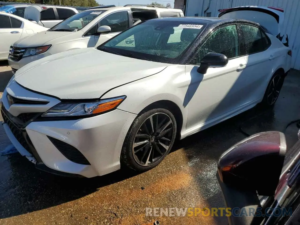1 Photograph of a damaged car 4T1K61AK8LU382011 TOYOTA CAMRY 2020