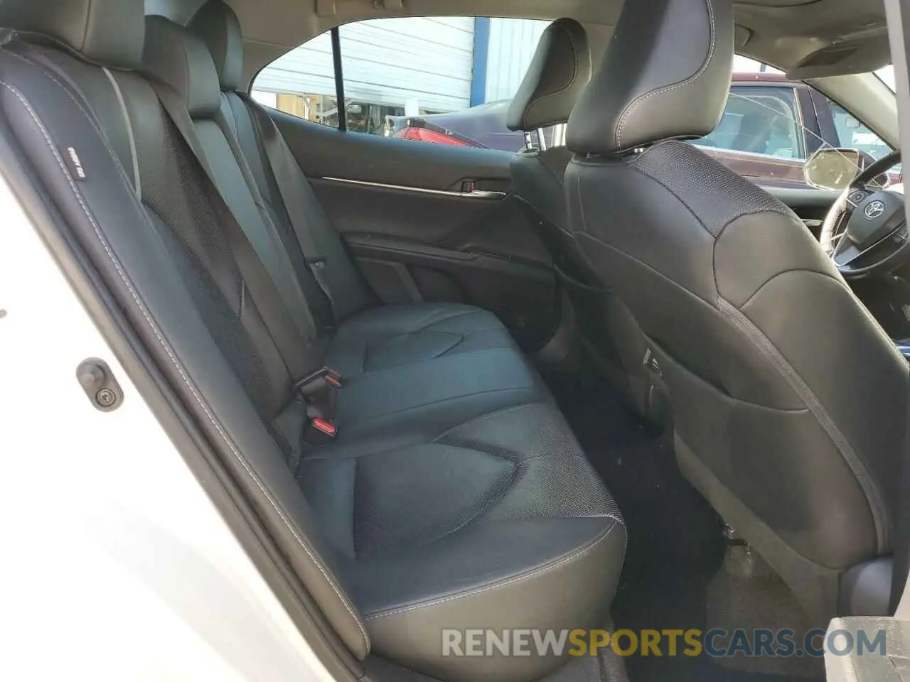 10 Photograph of a damaged car 4T1K61AK8LU382011 TOYOTA CAMRY 2020
