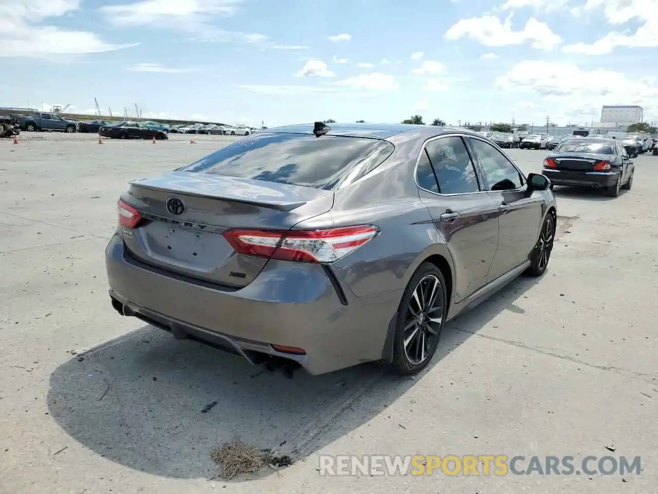 4 Photograph of a damaged car 4T1K61AK8LU390402 TOYOTA CAMRY 2020