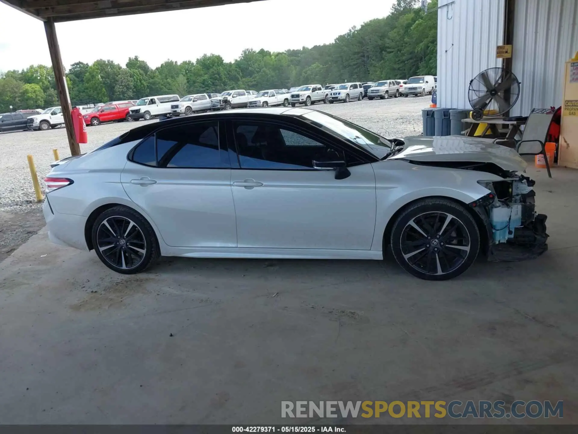 14 Photograph of a damaged car 4T1K61AK8LU397981 TOYOTA CAMRY 2020