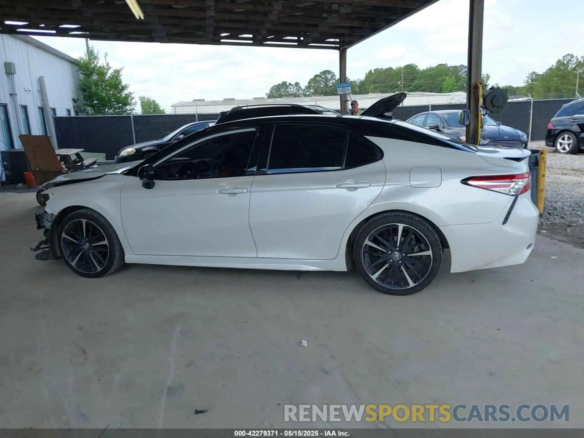 15 Photograph of a damaged car 4T1K61AK8LU397981 TOYOTA CAMRY 2020