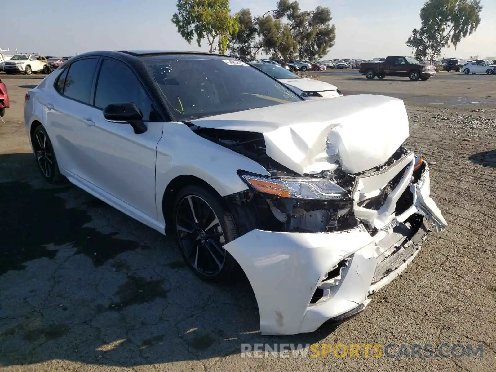 1 Photograph of a damaged car 4T1K61AK8LU401527 TOYOTA CAMRY 2020