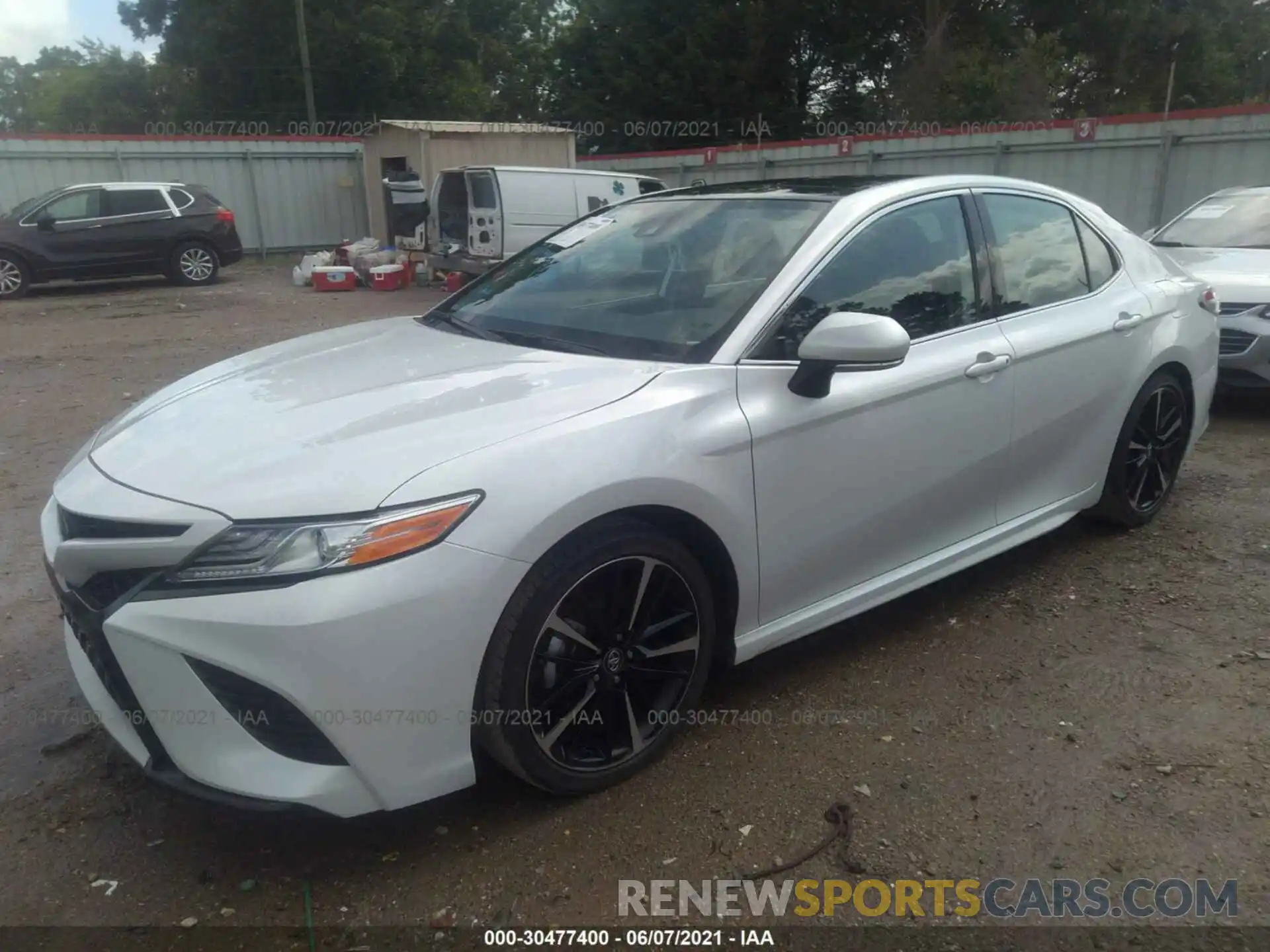 2 Photograph of a damaged car 4T1K61AK8LU860086 TOYOTA CAMRY 2020