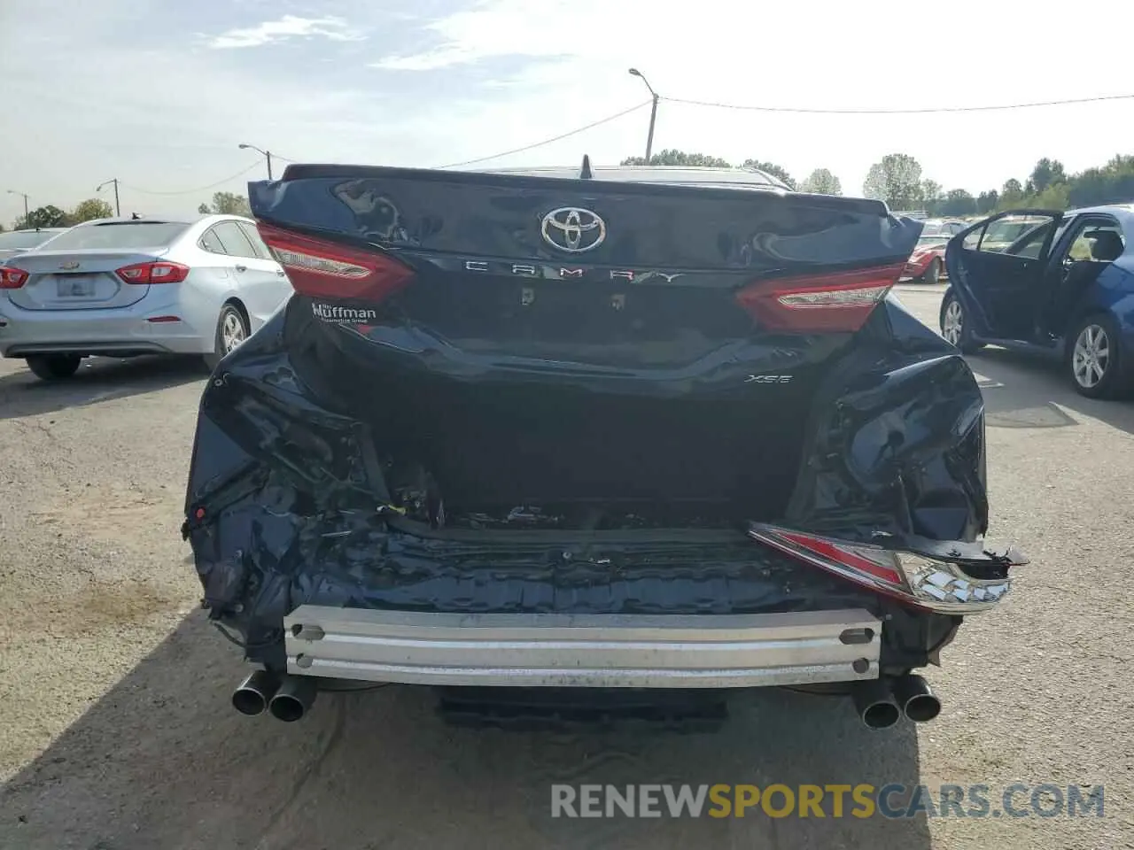 6 Photograph of a damaged car 4T1K61AK8LU891015 TOYOTA CAMRY 2020