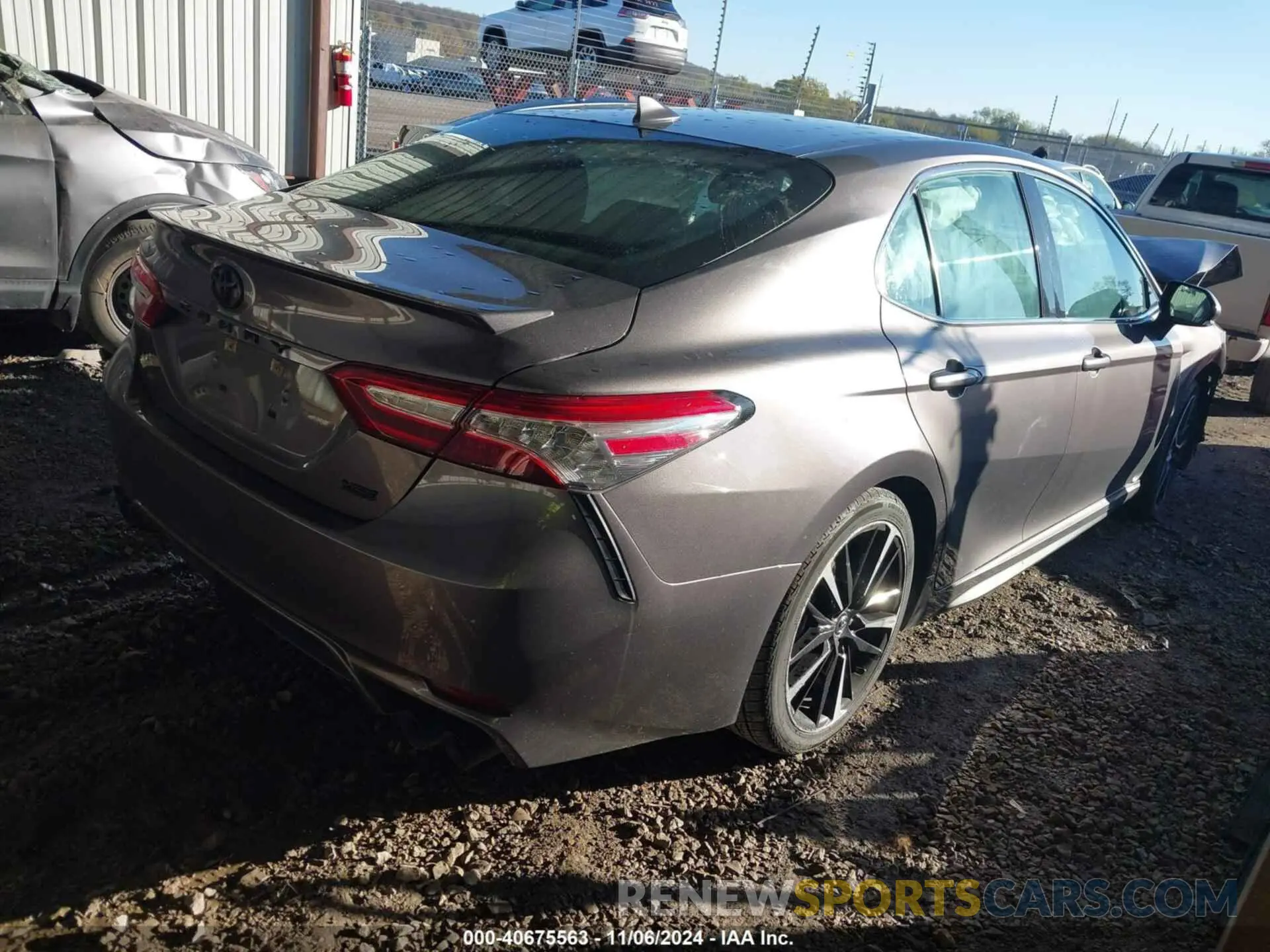 4 Photograph of a damaged car 4T1K61AK8LU919380 TOYOTA CAMRY 2020