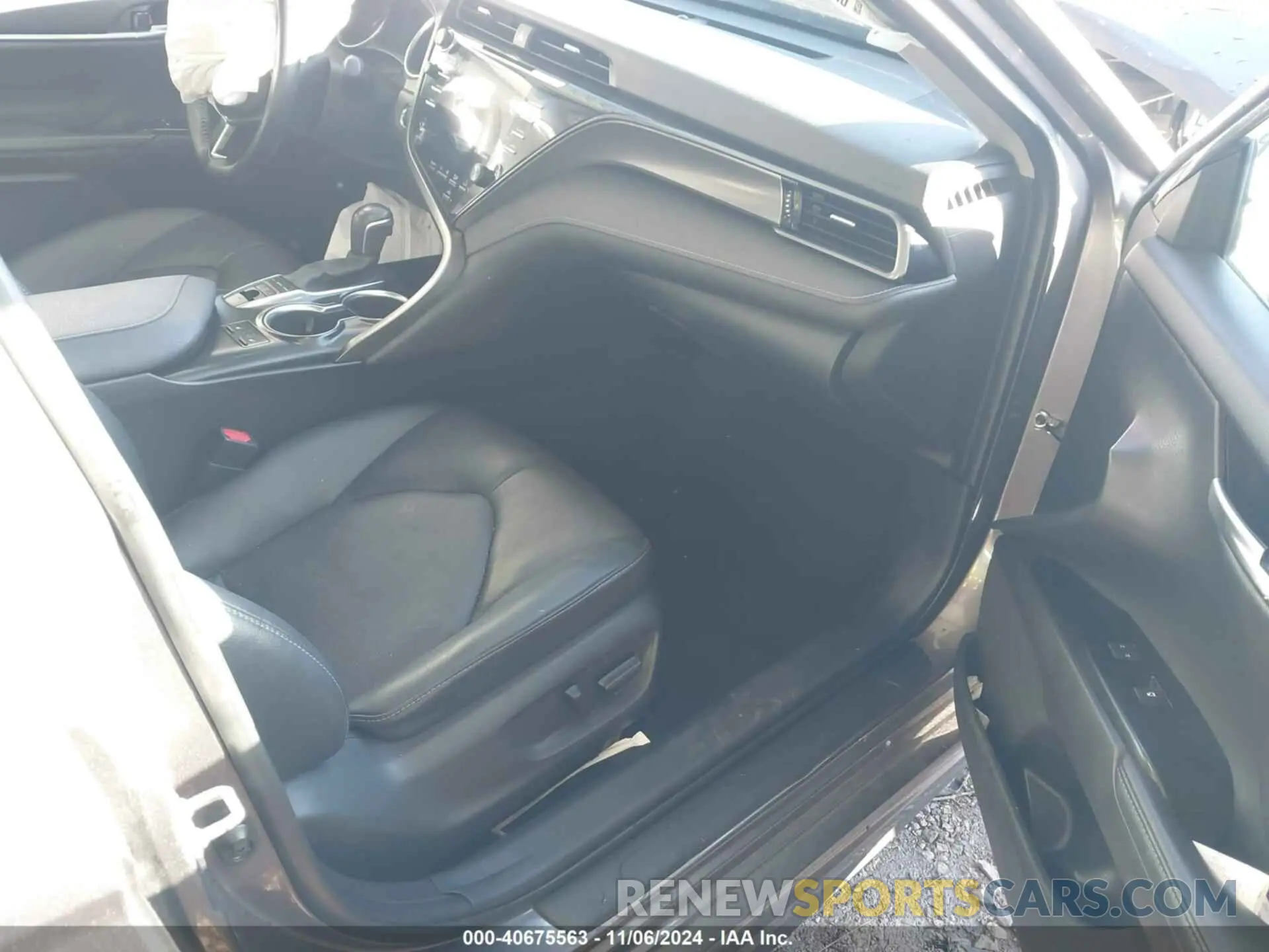 5 Photograph of a damaged car 4T1K61AK8LU919380 TOYOTA CAMRY 2020