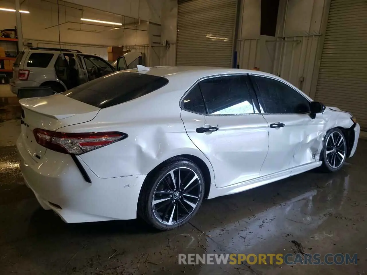 3 Photograph of a damaged car 4T1K61AK8LU933912 TOYOTA CAMRY 2020
