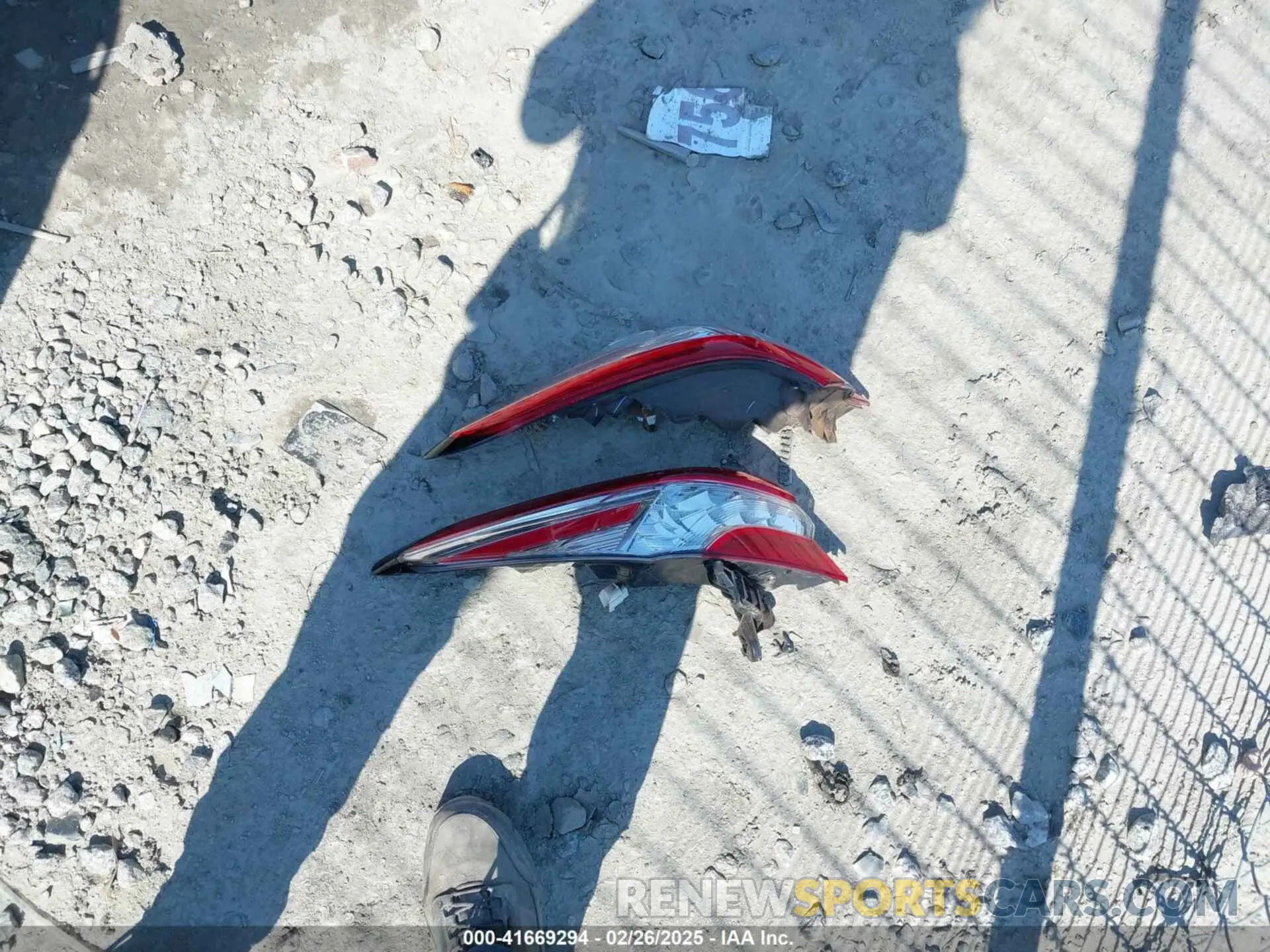 12 Photograph of a damaged car 4T1K61AK8LU955280 TOYOTA CAMRY 2020