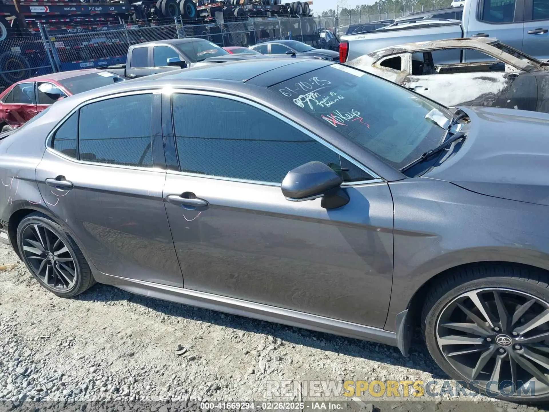 14 Photograph of a damaged car 4T1K61AK8LU955280 TOYOTA CAMRY 2020