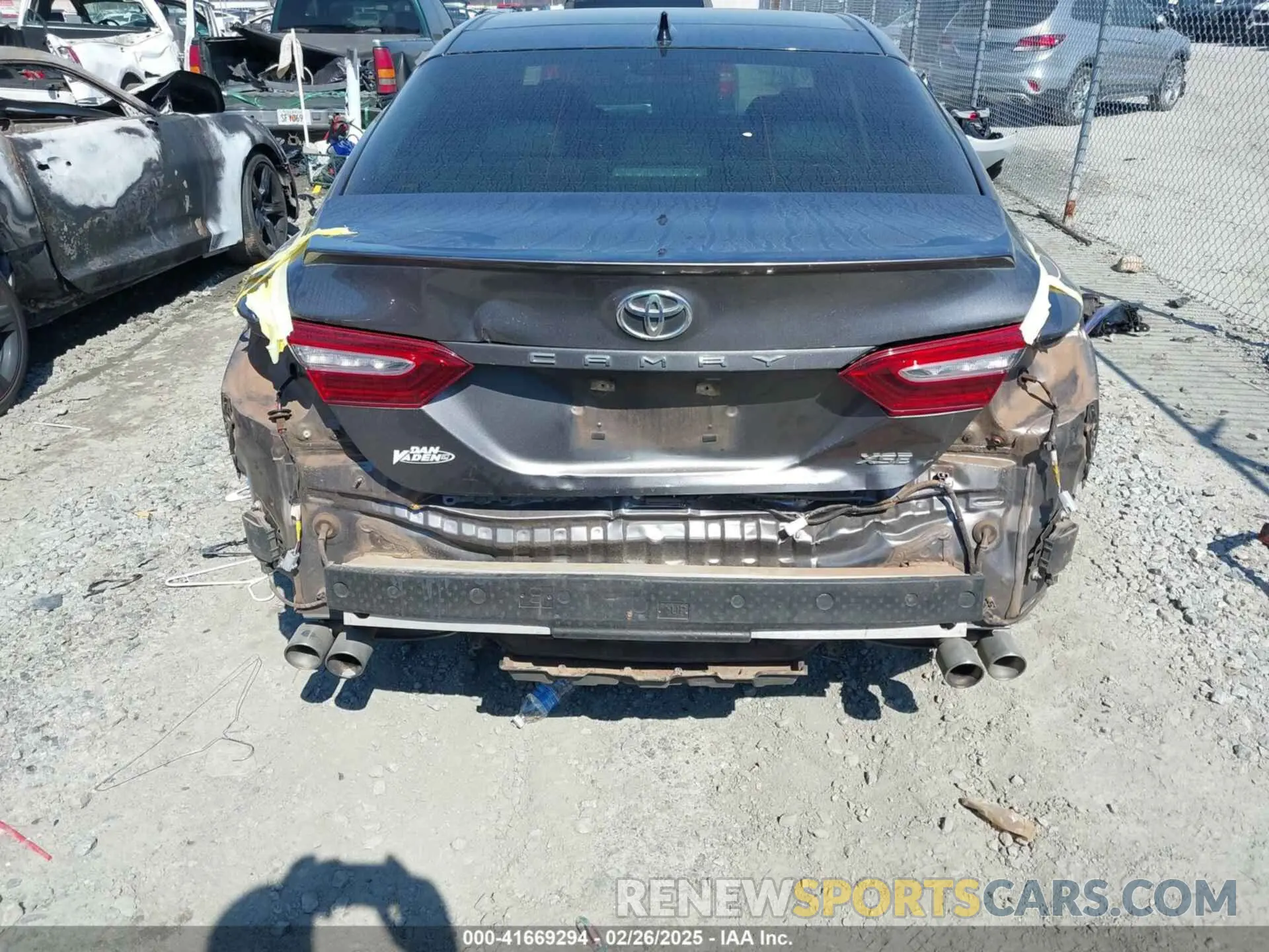 6 Photograph of a damaged car 4T1K61AK8LU955280 TOYOTA CAMRY 2020