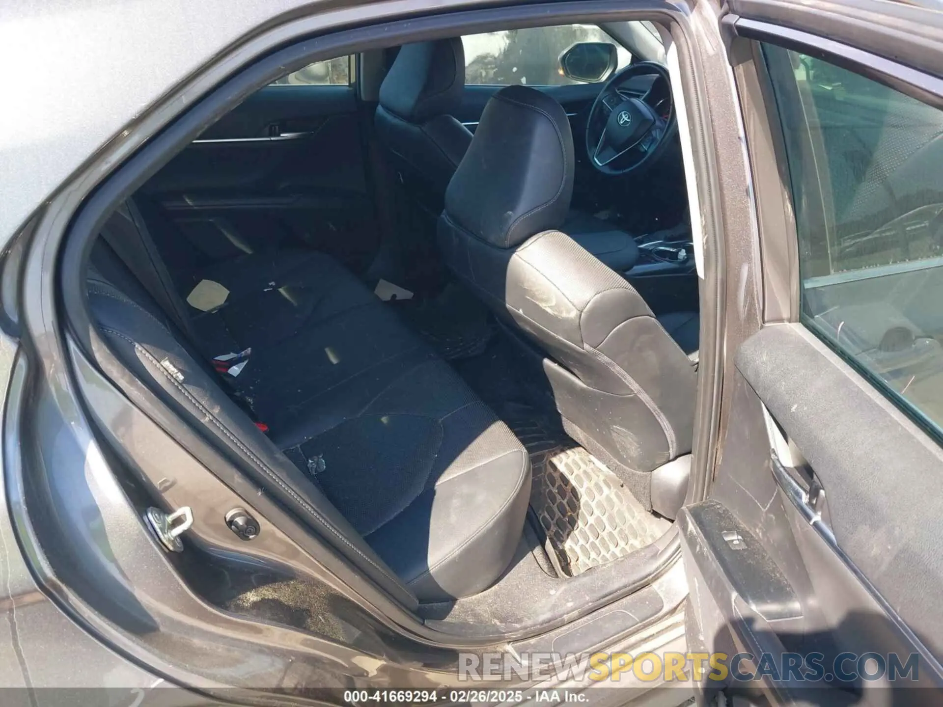 8 Photograph of a damaged car 4T1K61AK8LU955280 TOYOTA CAMRY 2020