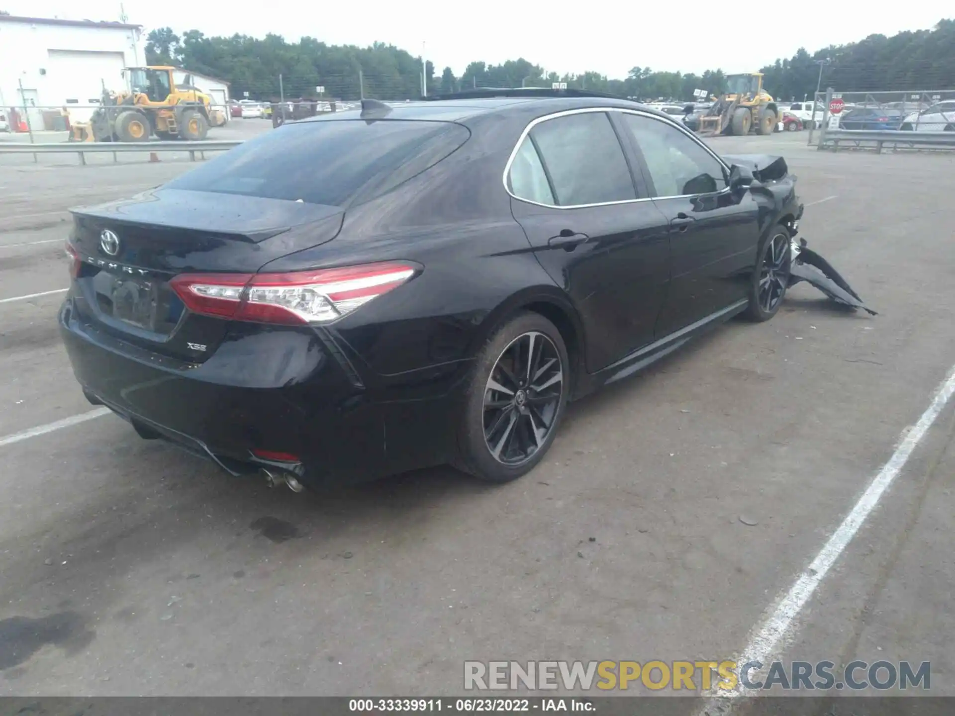 4 Photograph of a damaged car 4T1K61AK8LU969227 TOYOTA CAMRY 2020