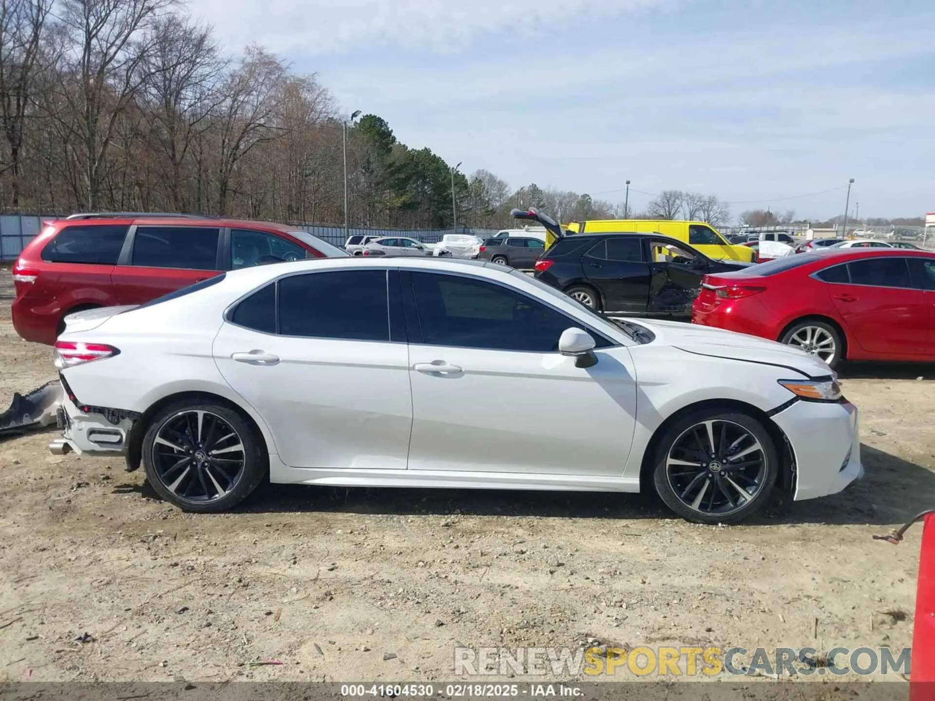 14 Photograph of a damaged car 4T1K61AK8LU987937 TOYOTA CAMRY 2020