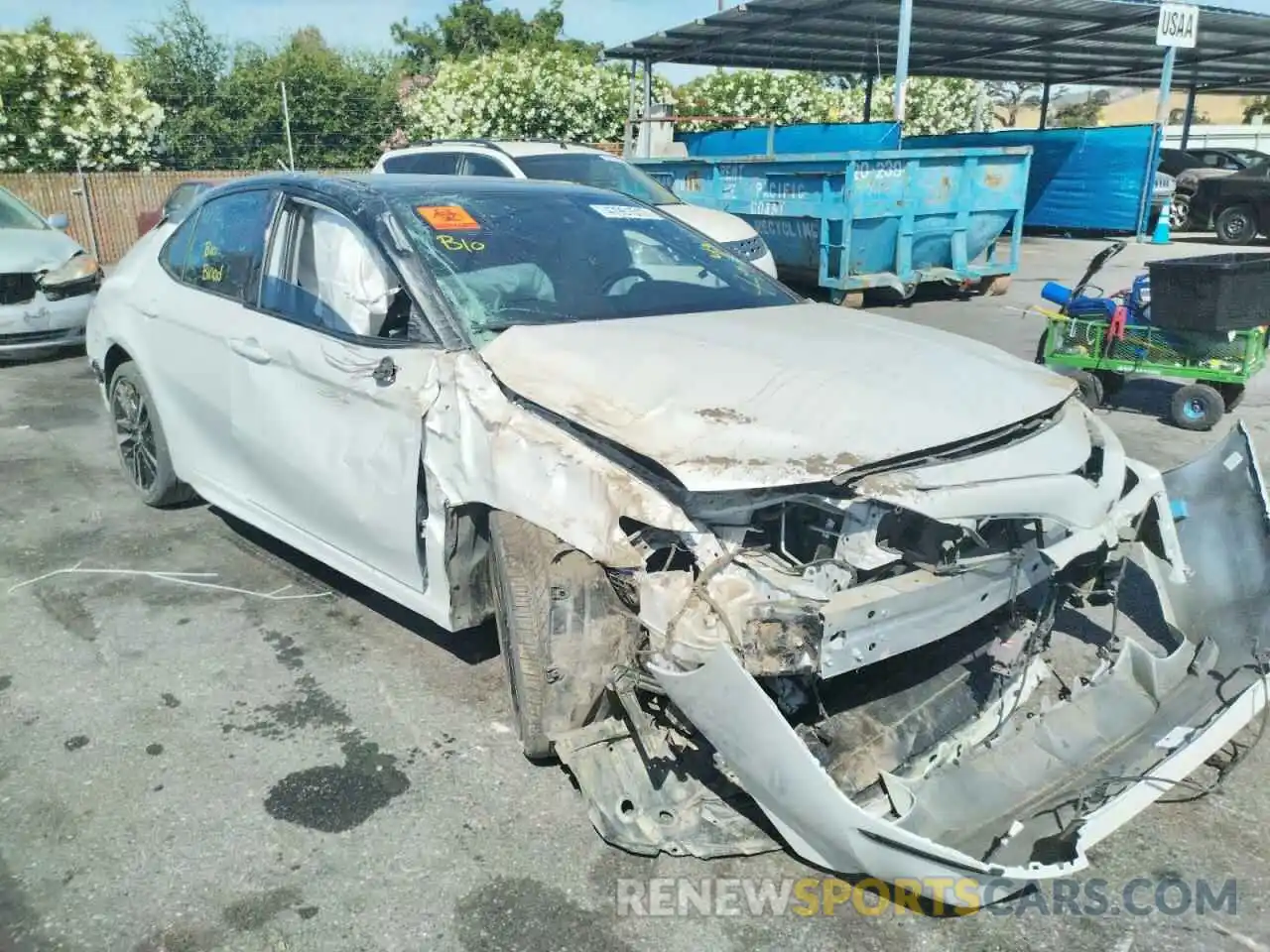 9 Photograph of a damaged car 4T1K61AK9LU304997 TOYOTA CAMRY 2020