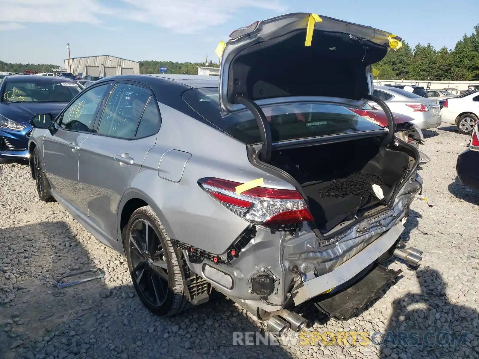 3 Photograph of a damaged car 4T1K61AK9LU310167 TOYOTA CAMRY 2020