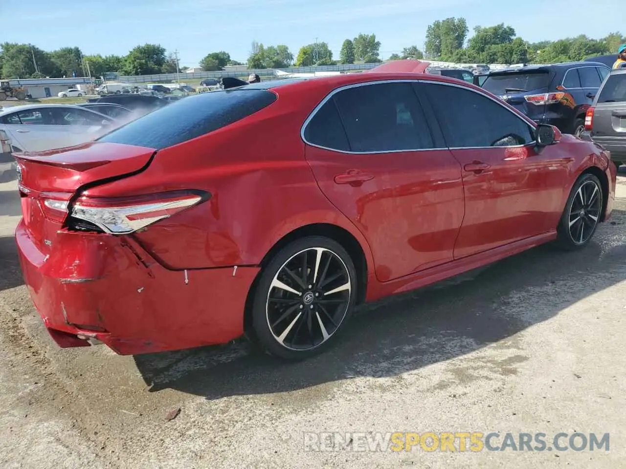 3 Photograph of a damaged car 4T1K61AK9LU315403 TOYOTA CAMRY 2020