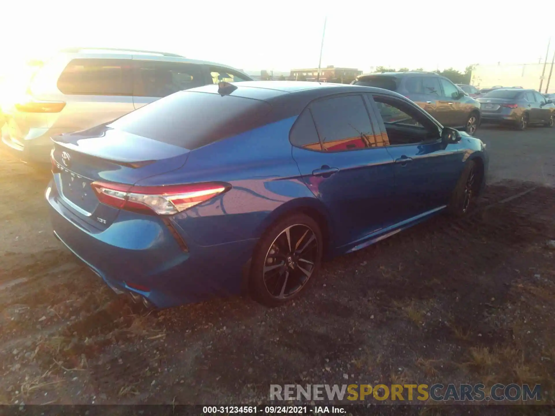 4 Photograph of a damaged car 4T1K61AK9LU318169 TOYOTA CAMRY 2020