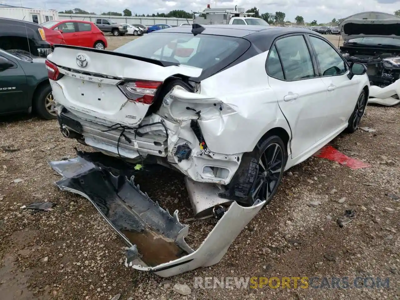 4 Photograph of a damaged car 4T1K61AK9LU319337 TOYOTA CAMRY 2020