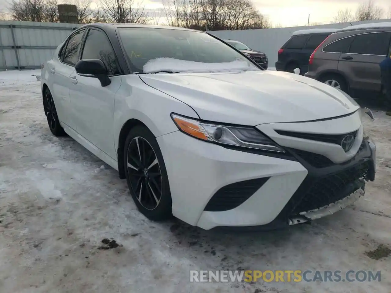 1 Photograph of a damaged car 4T1K61AK9LU320701 TOYOTA CAMRY 2020