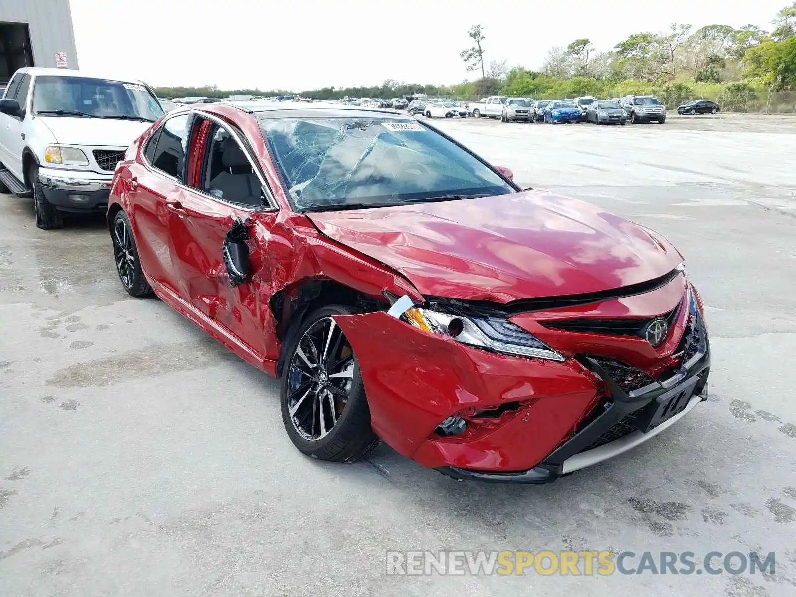 1 Photograph of a damaged car 4T1K61AK9LU327745 TOYOTA CAMRY 2020