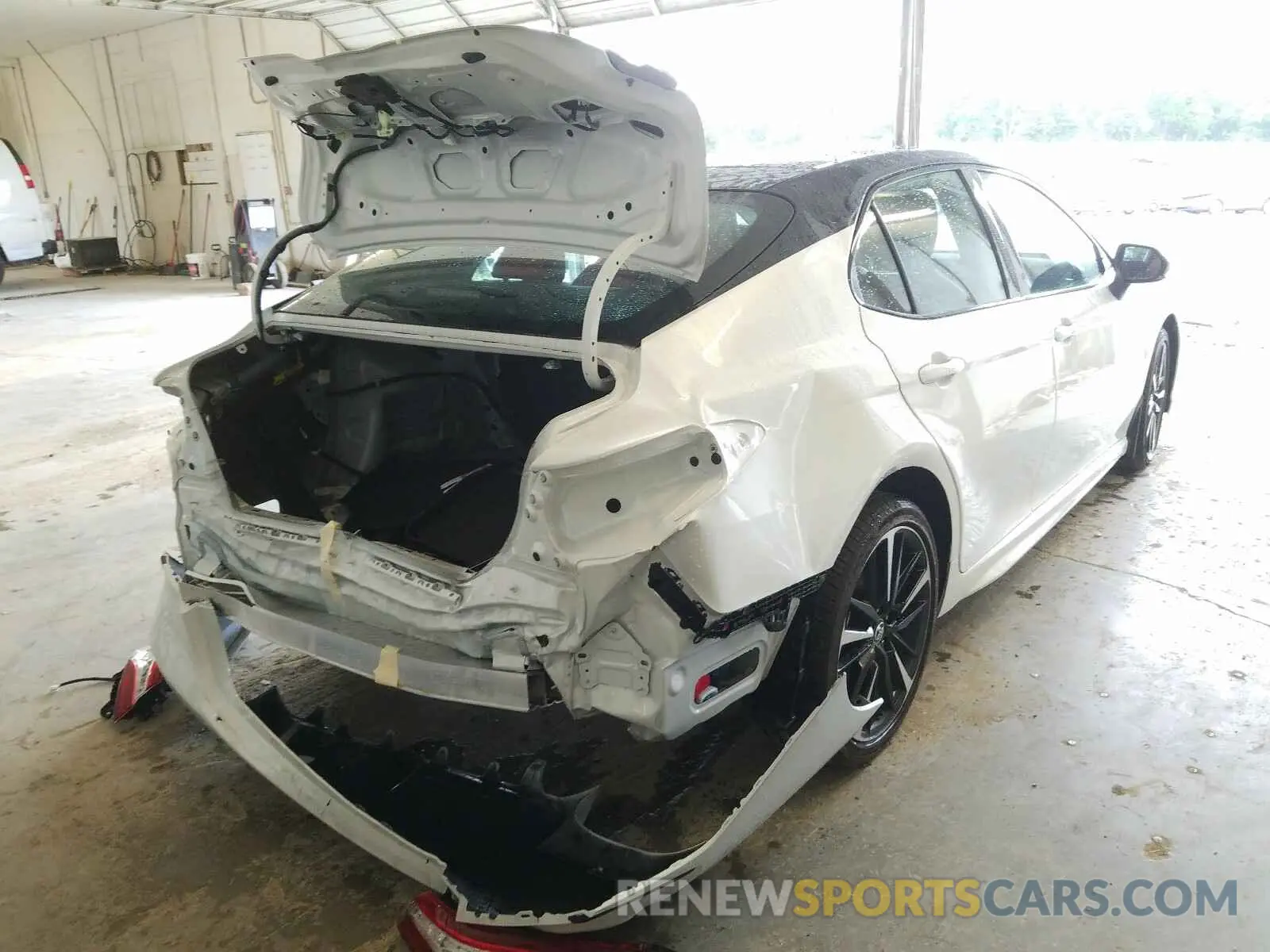 4 Photograph of a damaged car 4T1K61AK9LU333786 TOYOTA CAMRY 2020
