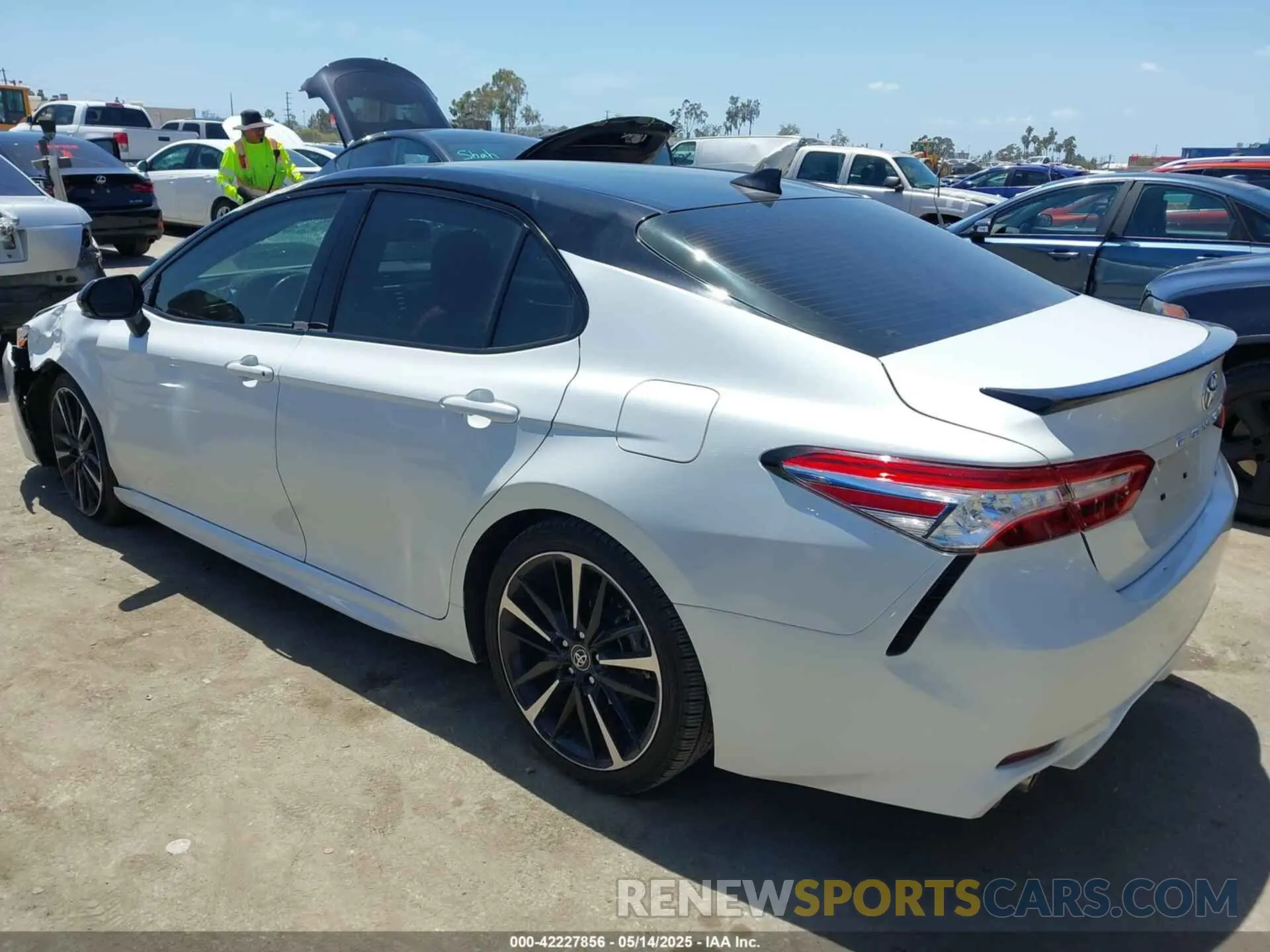 3 Photograph of a damaged car 4T1K61AK9LU355710 TOYOTA CAMRY 2020