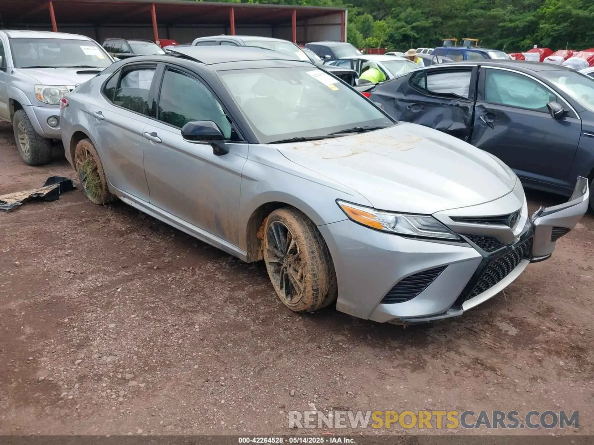 1 Photograph of a damaged car 4T1K61AK9LU377318 TOYOTA CAMRY 2020