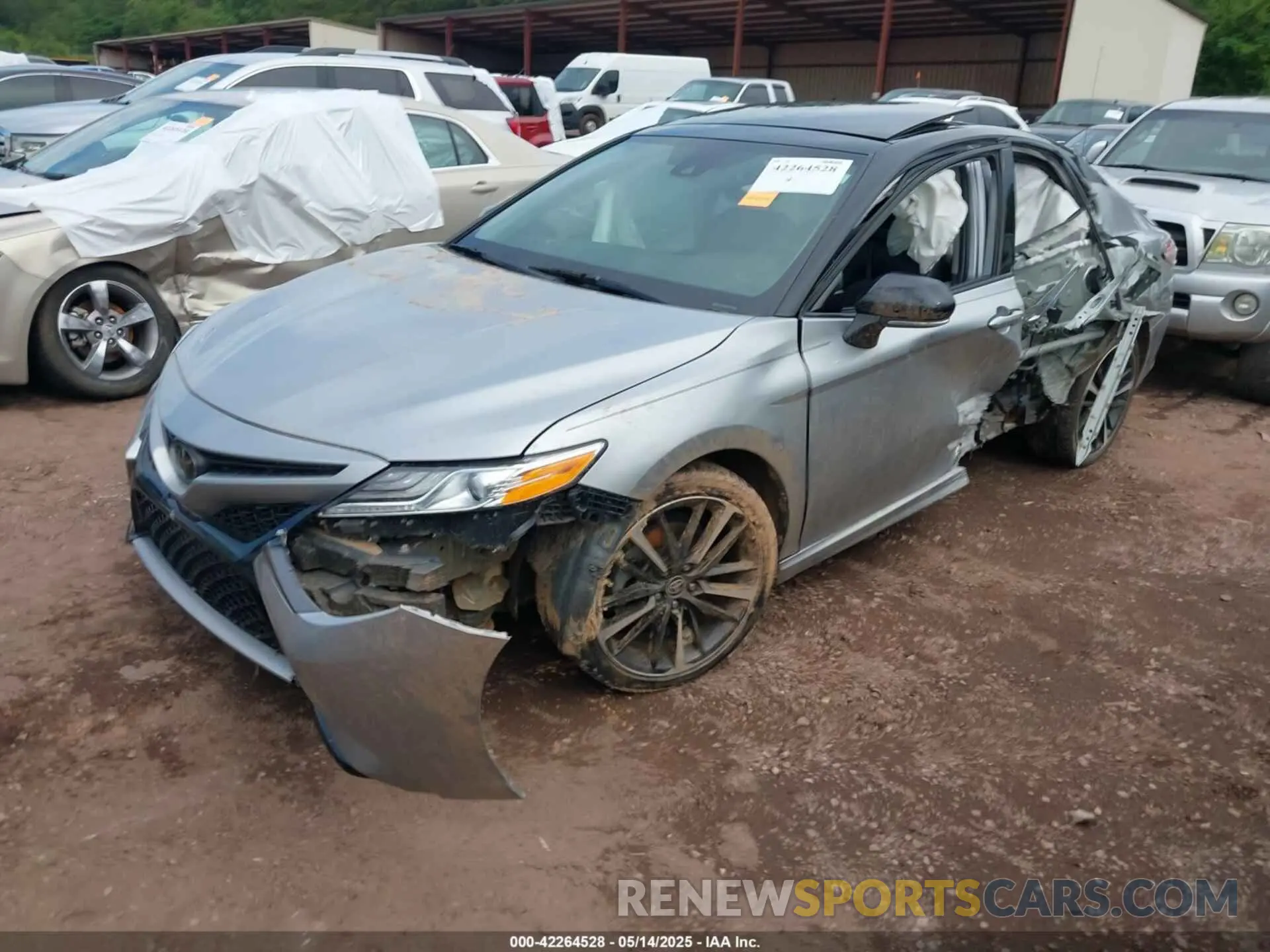2 Photograph of a damaged car 4T1K61AK9LU377318 TOYOTA CAMRY 2020