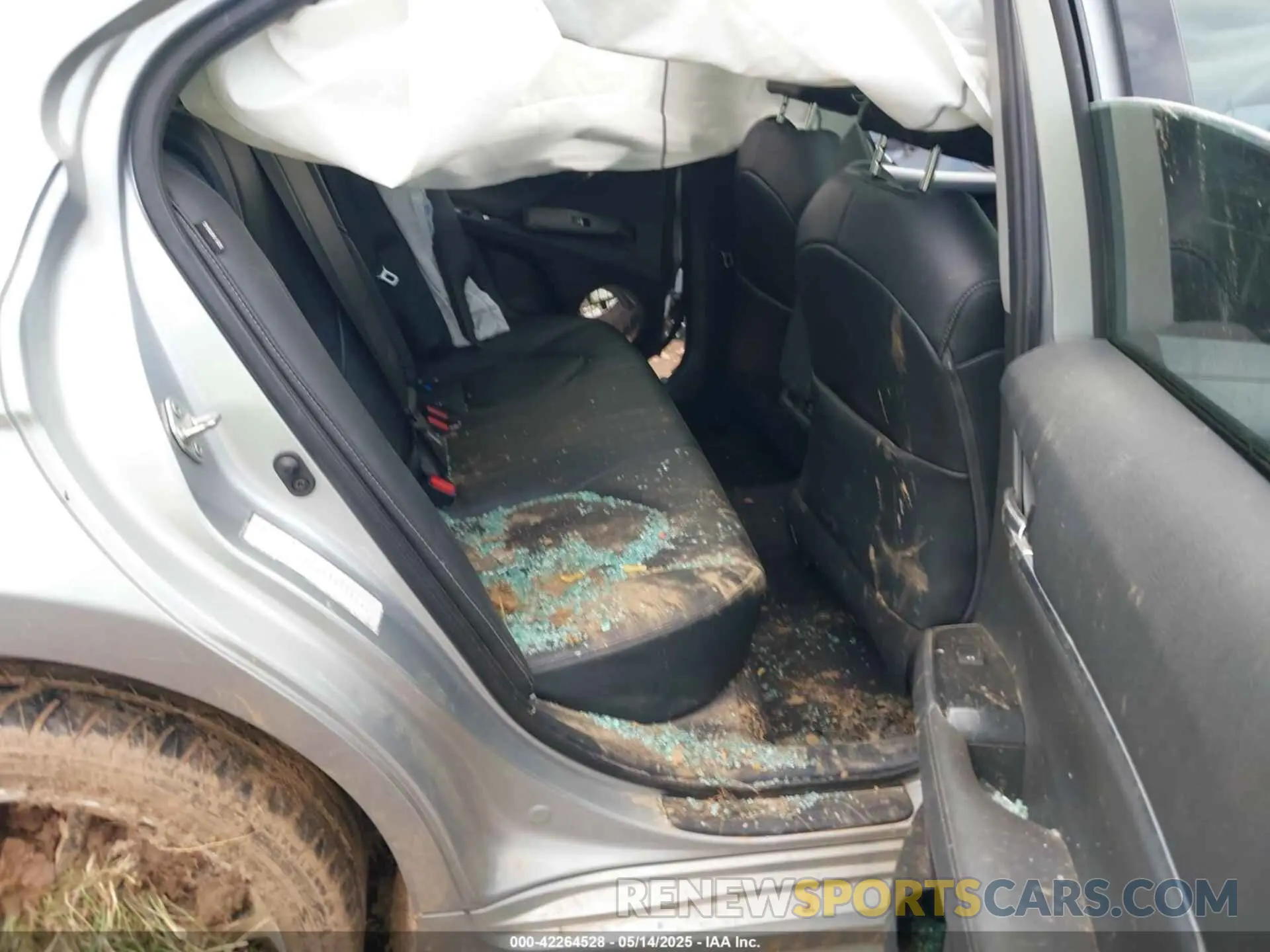 8 Photograph of a damaged car 4T1K61AK9LU377318 TOYOTA CAMRY 2020