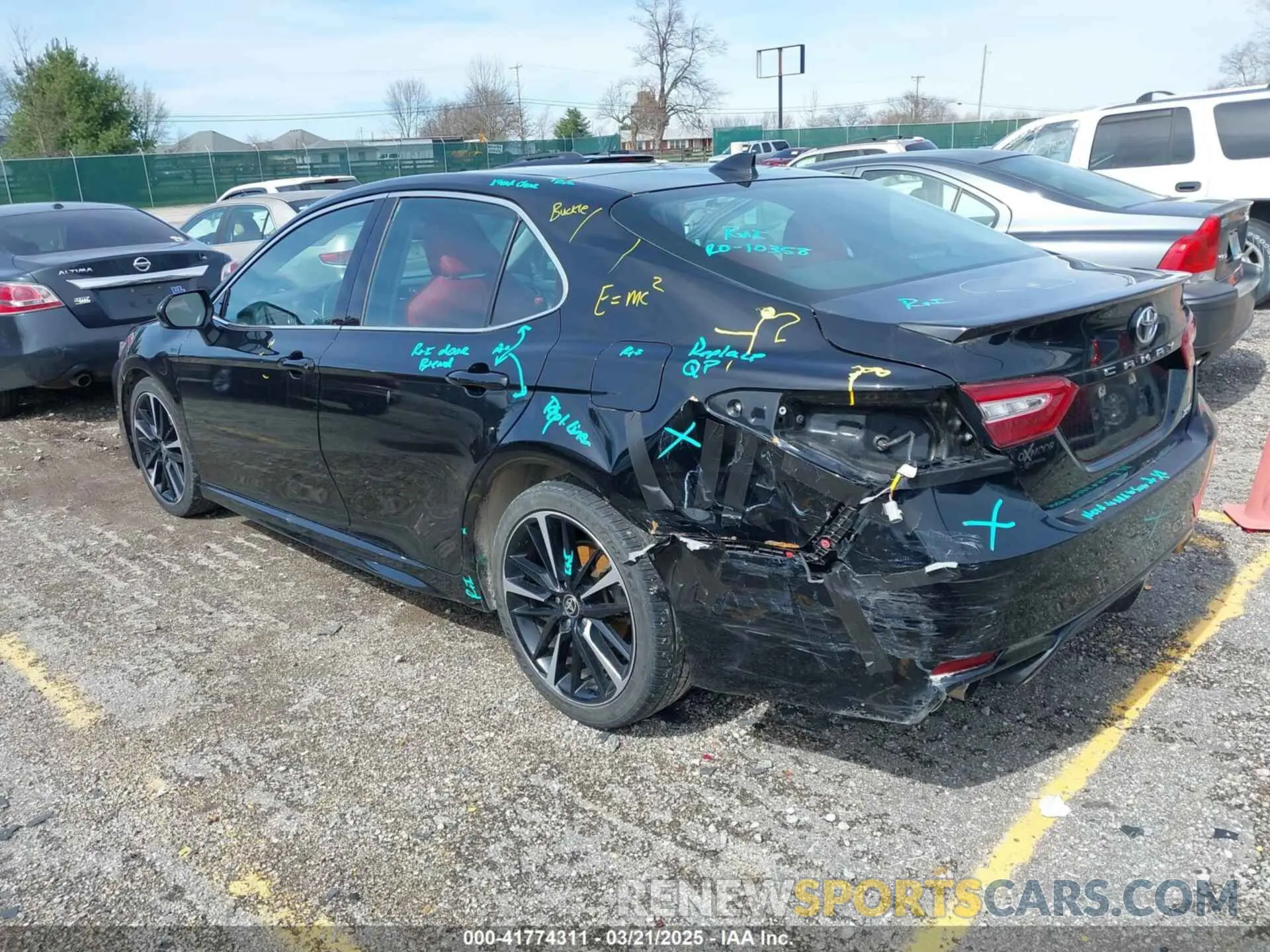 3 Photograph of a damaged car 4T1K61AK9LU377478 TOYOTA CAMRY 2020