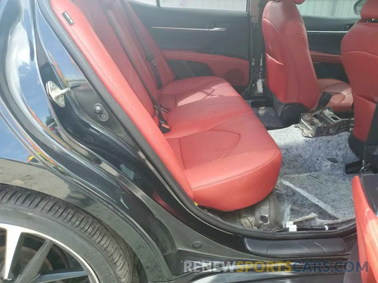 12 Photograph of a damaged car 4T1K61AK9LU379991 TOYOTA CAMRY 2020