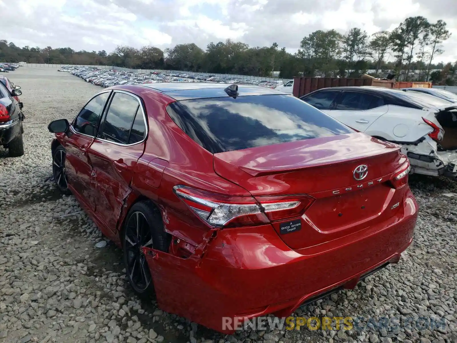 3 Photograph of a damaged car 4T1K61AK9LU385130 TOYOTA CAMRY 2020