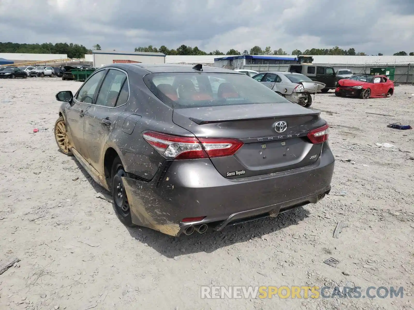 3 Photograph of a damaged car 4T1K61AK9LU385211 TOYOTA CAMRY 2020