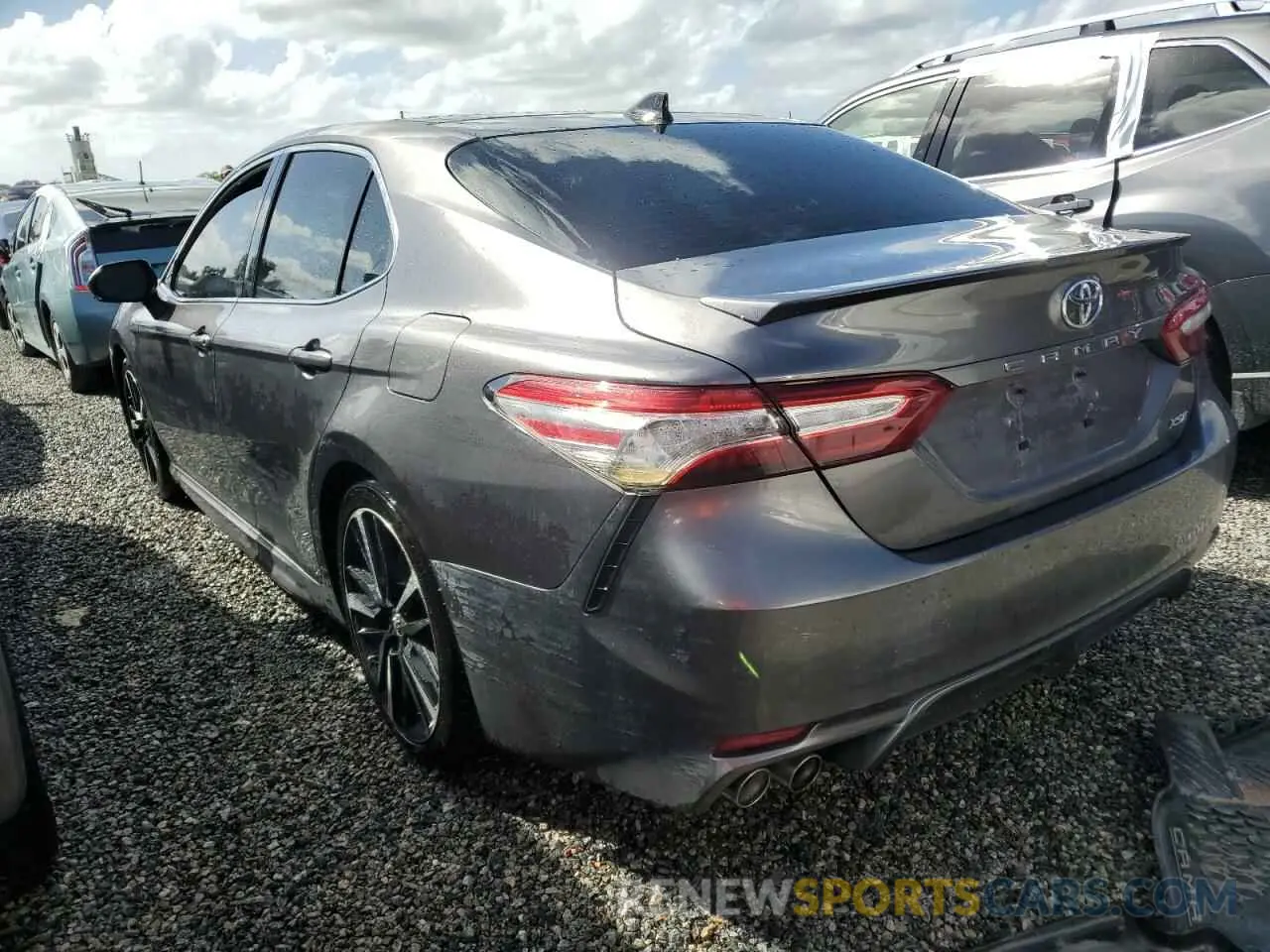 2 Photograph of a damaged car 4T1K61AK9LU869198 TOYOTA CAMRY 2020