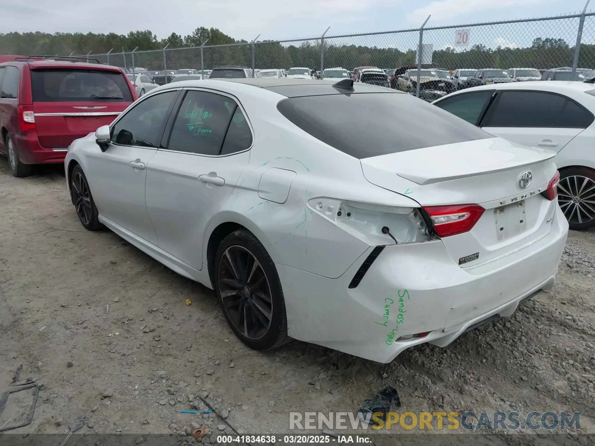 3 Photograph of a damaged car 4T1K61AK9LU913071 TOYOTA CAMRY 2020