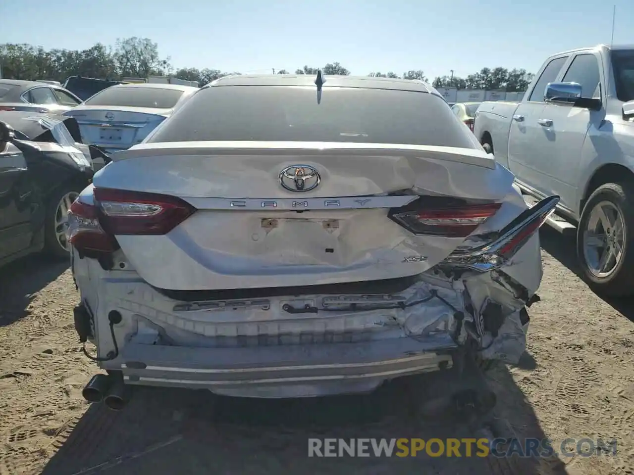 6 Photograph of a damaged car 4T1K61AK9LU928279 TOYOTA CAMRY 2020