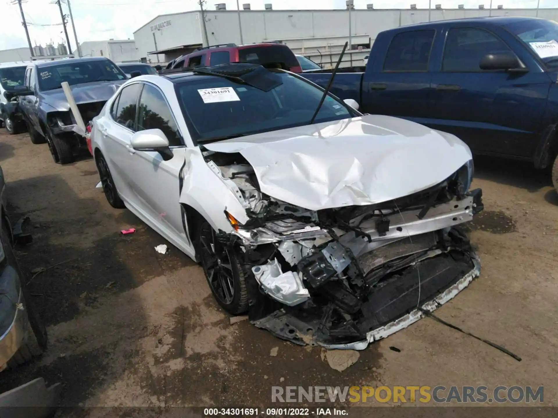 1 Photograph of a damaged car 4T1K61AK9LU944336 TOYOTA CAMRY 2020