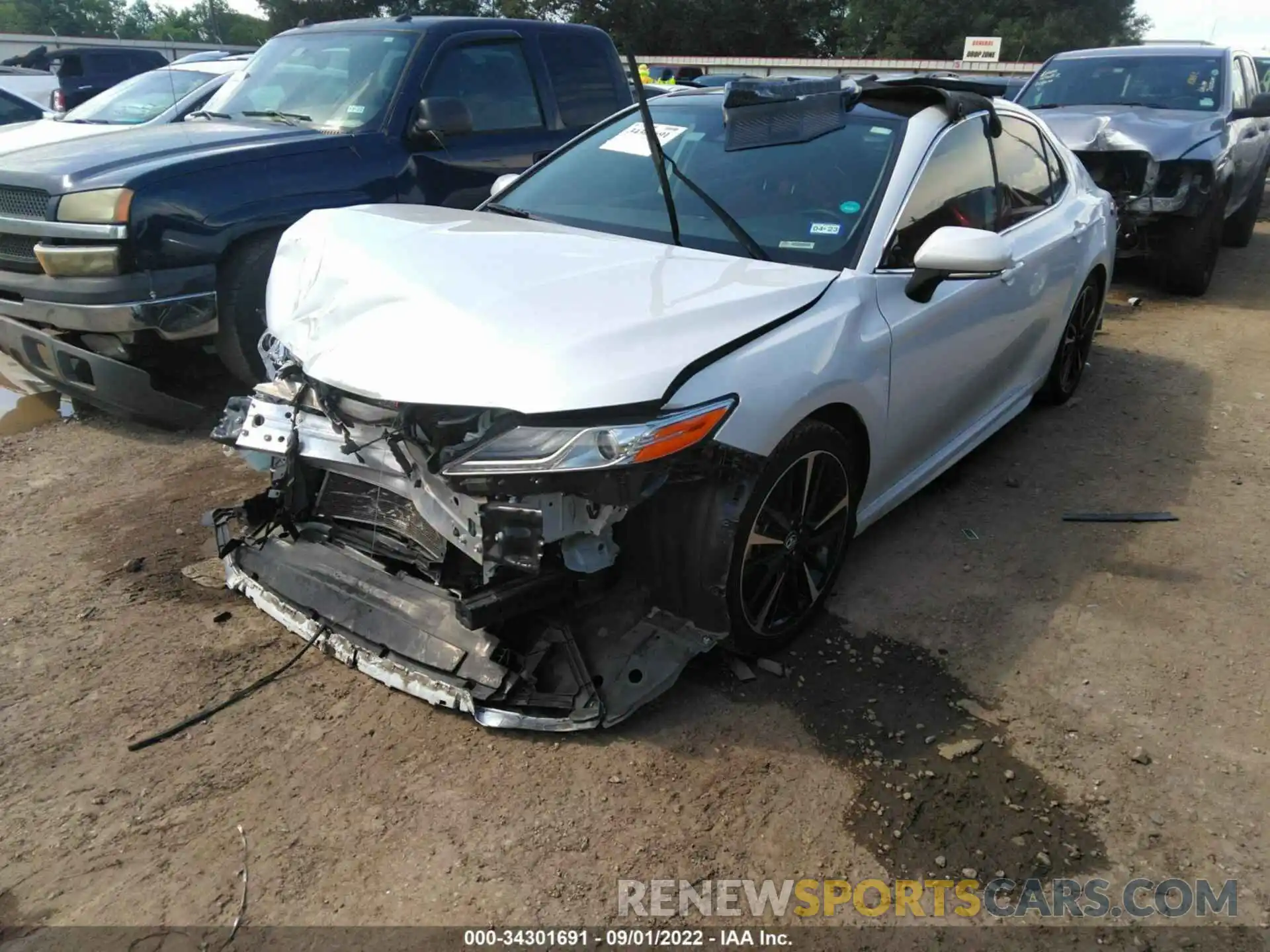 2 Photograph of a damaged car 4T1K61AK9LU944336 TOYOTA CAMRY 2020