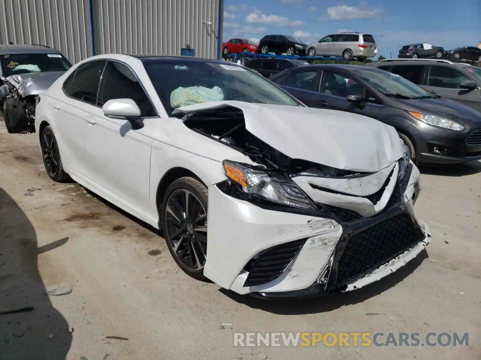 1 Photograph of a damaged car 4T1K61AK9LU967308 TOYOTA CAMRY 2020