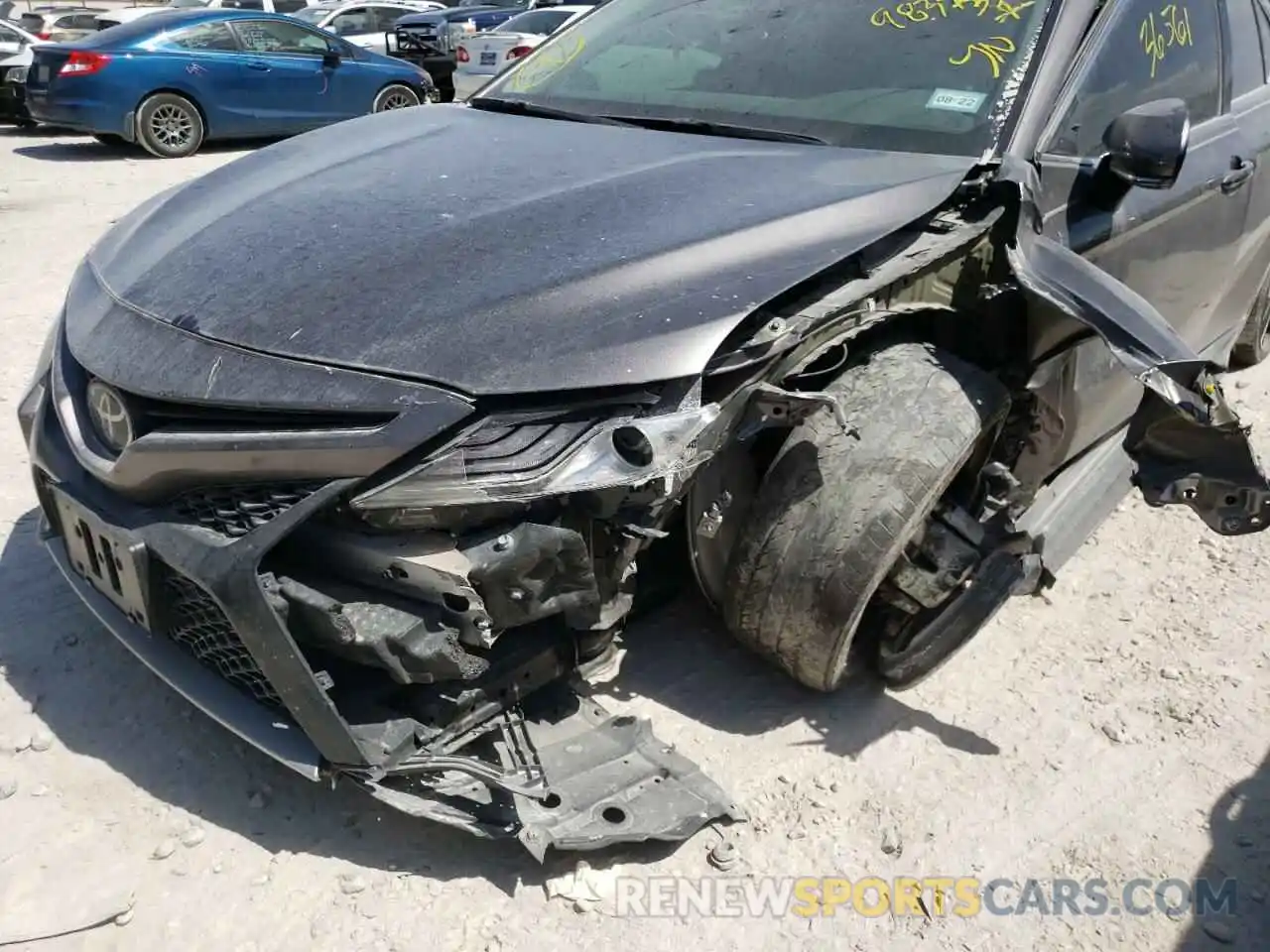 9 Photograph of a damaged car 4T1K61AK9LU983735 TOYOTA CAMRY 2020