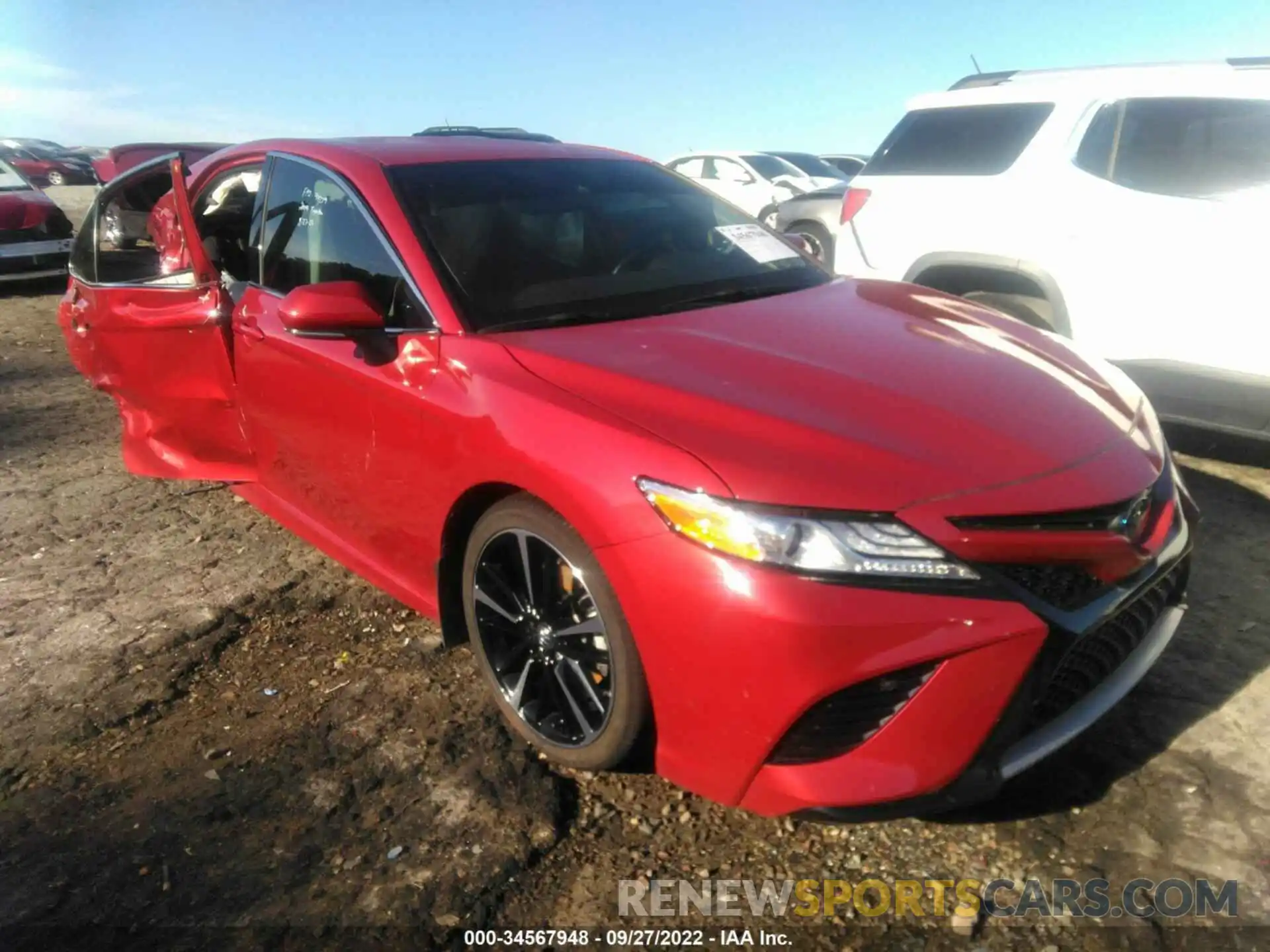 1 Photograph of a damaged car 4T1K61AKXLU310730 TOYOTA CAMRY 2020