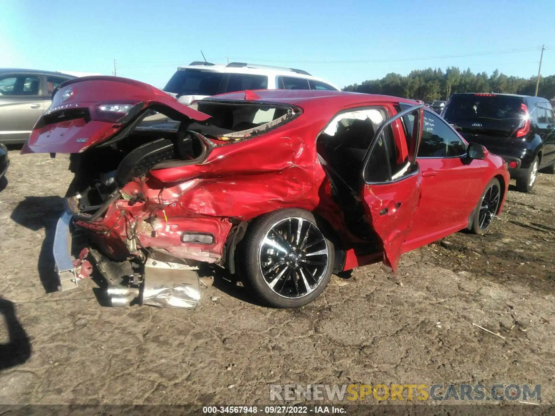 4 Photograph of a damaged car 4T1K61AKXLU310730 TOYOTA CAMRY 2020