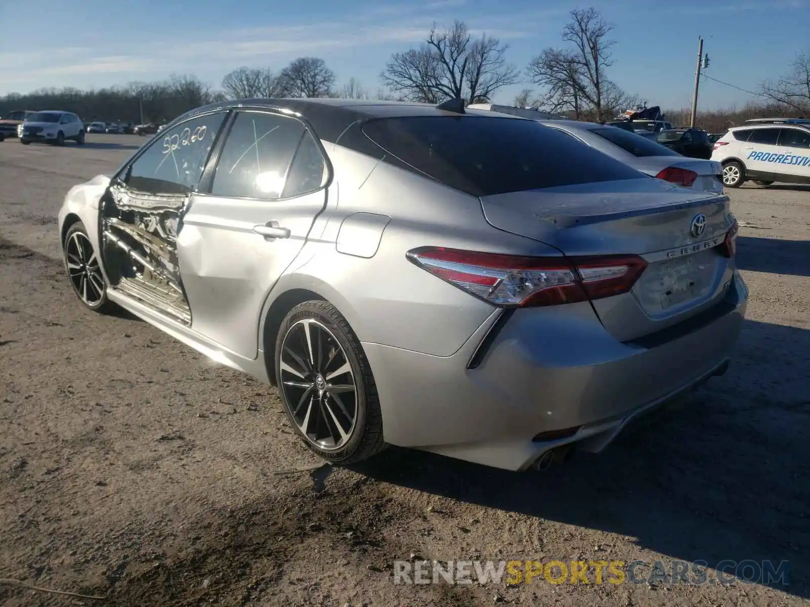 3 Photograph of a damaged car 4T1K61AKXLU325857 TOYOTA CAMRY 2020