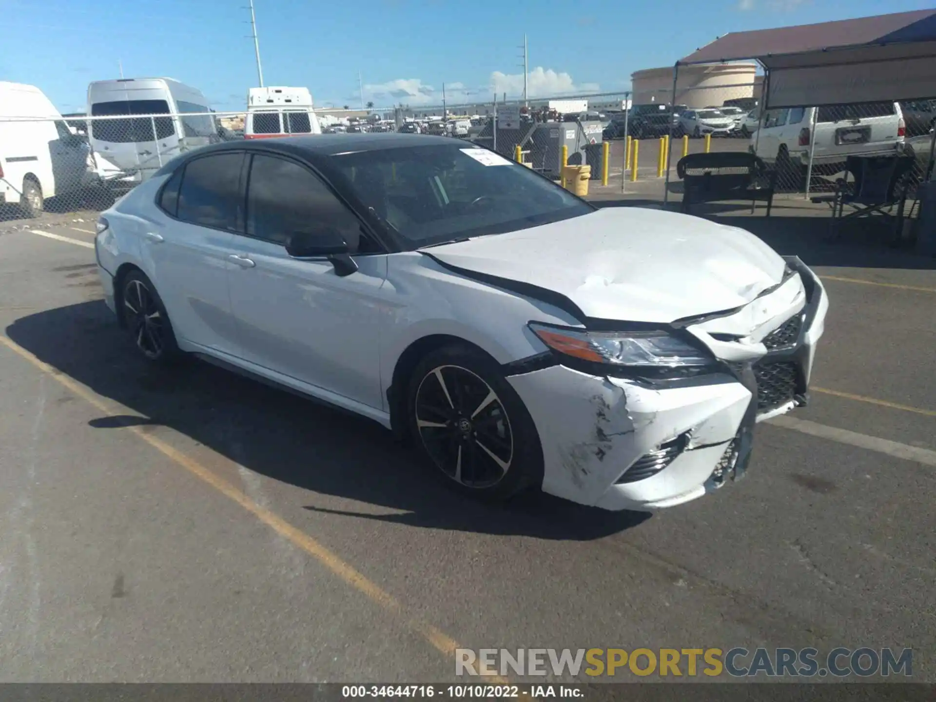 1 Photograph of a damaged car 4T1K61AKXLU335658 TOYOTA CAMRY 2020